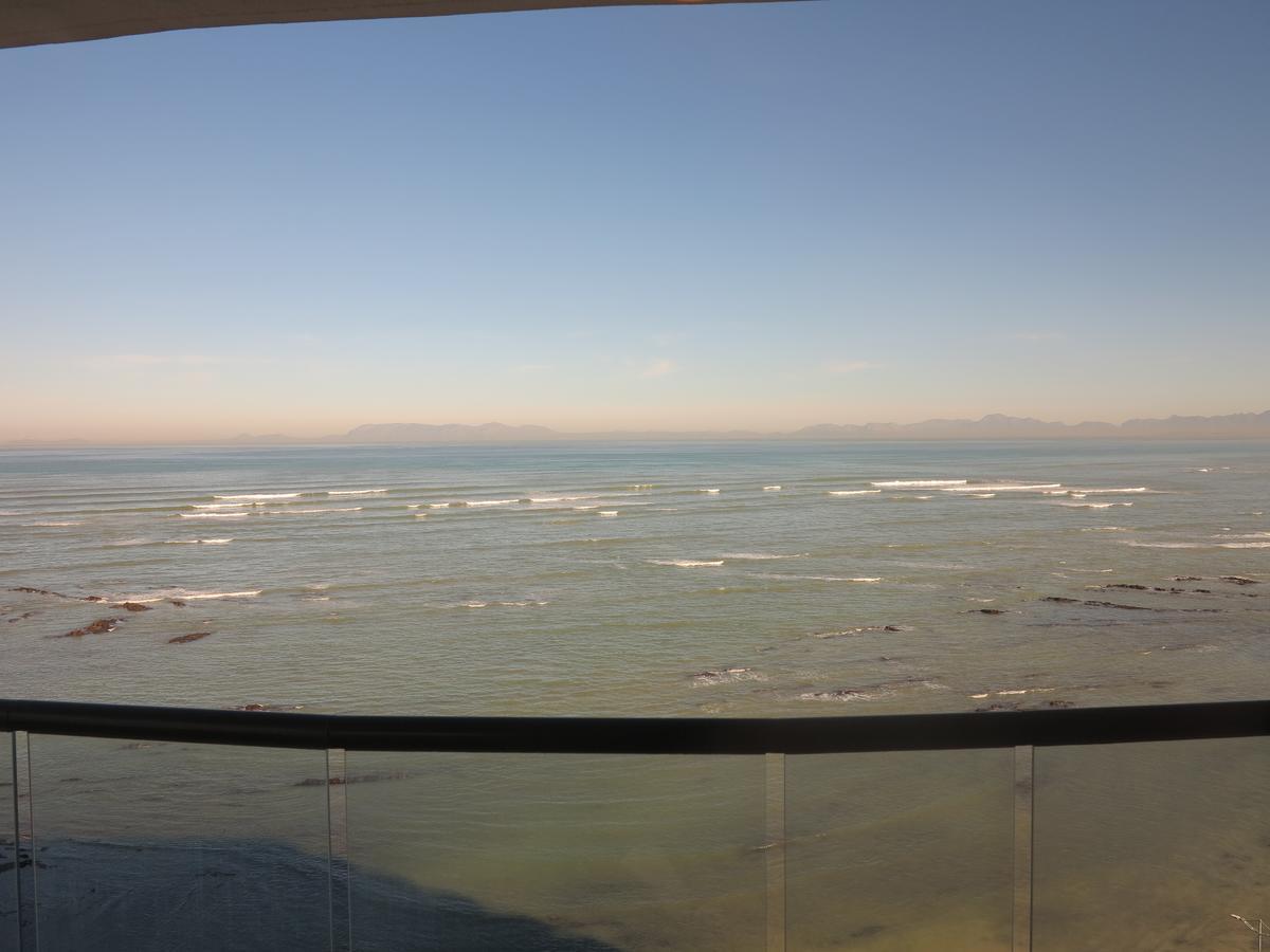 ストランドBeautiful Ocean Viewsアパートメント エクステリア 写真